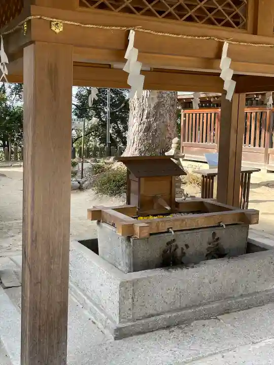四條畷神社の手水舎
