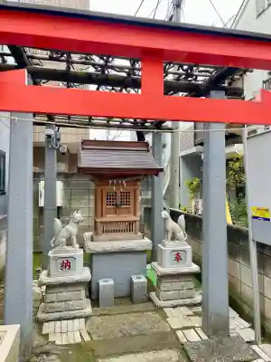 稲荷神社の{uncategorized: "未分類", other: "その他", undefined: "問題あり", building: "その他建物", grave: "お墓", sacred_gate: "鳥居", guardian: "狛犬", statue: "像", buddha: "仏像", history: "歴史", nature: "自然", garden: "庭園", animal: "動物", pagoda: "塔", temizu: "手水舎", mountain_gate: "山門・神門", sanctuary: "本殿・本堂", subordinate: "末社・摂社", art: "芸術", scenery: "景色", jizo: "地蔵", ema: "絵馬", goshuin: "御朱印", omikuji: "おみくじ", items: "授与品その他", amulet: "お守り", goshuincho: "御朱印帳", eats: "食事", festival: "お祭り", votive_dance: "神楽", shichigosan: "七五三参", wedding: "結婚式", experience: "体験その他", initially: "初詣", around: "周辺", anti_infection: "感染症対策"}