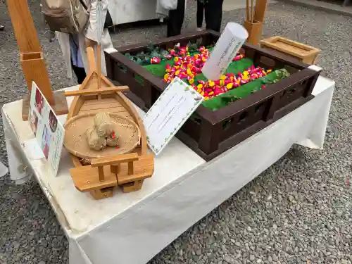 川越氷川神社の{uncategorized: "未分類", other: "その他", undefined: "問題あり", building: "その他建物", grave: "お墓", sacred_gate: "鳥居", guardian: "狛犬", statue: "像", buddha: "仏像", history: "歴史", nature: "自然", garden: "庭園", animal: "動物", pagoda: "塔", temizu: "手水舎", mountain_gate: "山門・神門", sanctuary: "本殿・本堂", subordinate: "末社・摂社", art: "芸術", scenery: "景色", jizo: "地蔵", ema: "絵馬", goshuin: "御朱印", omikuji: "おみくじ", items: "授与品その他", amulet: "お守り", goshuincho: "御朱印帳", eats: "食事", festival: "お祭り", votive_dance: "神楽", shichigosan: "七五三参", wedding: "結婚式", experience: "体験その他", initially: "初詣", around: "周辺", anti_infection: "感染症対策"}