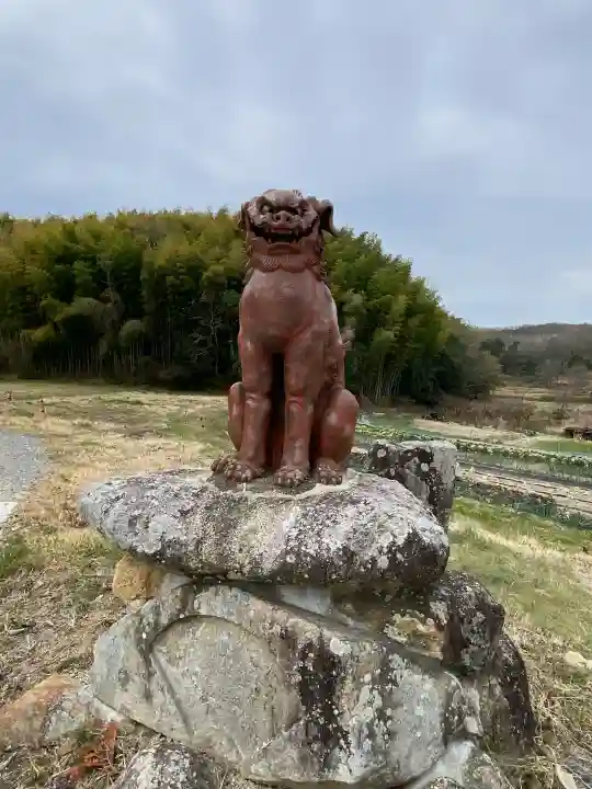 安仁神社の{uncategorized: "未分類", other: "その他", undefined: "問題あり", building: "その他建物", grave: "お墓", sacred_gate: "鳥居", guardian: "狛犬", statue: "像", buddha: "仏像", history: "歴史", nature: "自然", garden: "庭園", animal: "動物", pagoda: "塔", temizu: "手水舎", mountain_gate: "山門・神門", sanctuary: "本殿・本堂", subordinate: "末社・摂社", art: "芸術", scenery: "景色", jizo: "地蔵", ema: "絵馬", goshuin: "御朱印", omikuji: "おみくじ", items: "授与品その他", amulet: "お守り", goshuincho: "御朱印帳", eats: "食事", festival: "お祭り", votive_dance: "神楽", shichigosan: "七五三参", wedding: "結婚式", experience: "体験その他", initially: "初詣", around: "周辺", anti_infection: "感染症対策"}