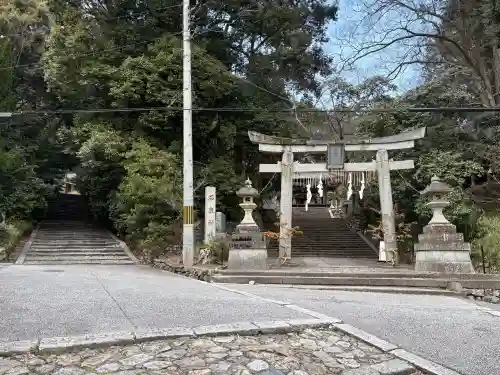 石座神社の{uncategorized: "未分類", other: "その他", undefined: "問題あり", building: "その他建物", grave: "お墓", sacred_gate: "鳥居", guardian: "狛犬", statue: "像", buddha: "仏像", history: "歴史", nature: "自然", garden: "庭園", animal: "動物", pagoda: "塔", temizu: "手水舎", mountain_gate: "山門・神門", sanctuary: "本殿・本堂", subordinate: "末社・摂社", art: "芸術", scenery: "景色", jizo: "地蔵", ema: "絵馬", goshuin: "御朱印", omikuji: "おみくじ", items: "授与品その他", amulet: "お守り", goshuincho: "御朱印帳", eats: "食事", festival: "お祭り", votive_dance: "神楽", shichigosan: "七五三参", wedding: "結婚式", experience: "体験その他", initially: "初詣", around: "周辺", anti_infection: "感染症対策"}
