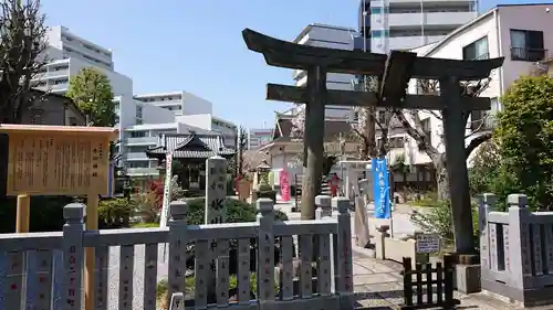 高田氷川神社の鳥居