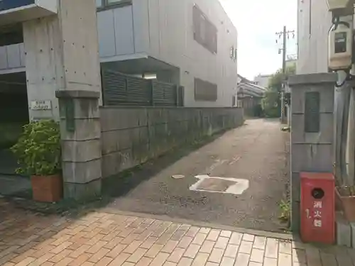 神宮寺の山門・神門