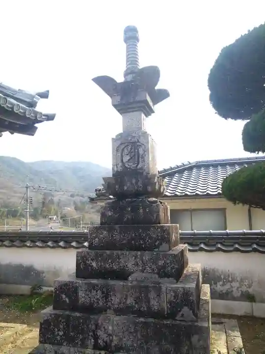 観照寺の塔