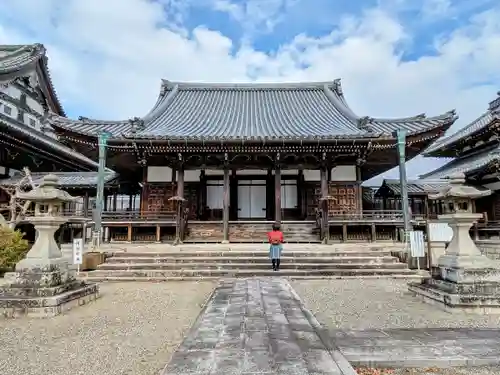 錦織寺の本殿