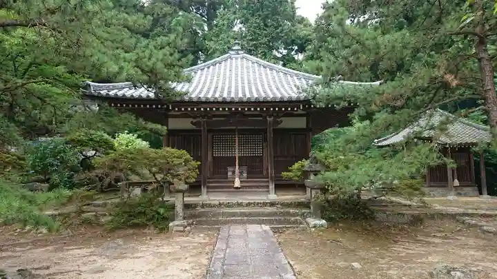 弘川寺の本殿・本堂