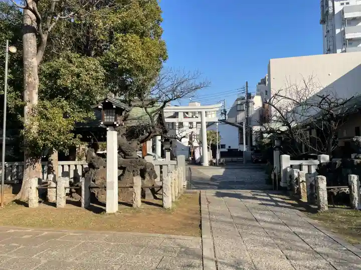 新宿下落合氷川神社の{uncategorized: "未分類", other: "その他", undefined: "問題あり", building: "その他建物", grave: "お墓", sacred_gate: "鳥居", guardian: "狛犬", statue: "像", buddha: "仏像", history: "歴史", nature: "自然", garden: "庭園", animal: "動物", pagoda: "塔", temizu: "手水舎", mountain_gate: "山門・神門", sanctuary: "本殿・本堂", subordinate: "末社・摂社", art: "芸術", scenery: "景色", jizo: "地蔵", ema: "絵馬", goshuin: "御朱印", omikuji: "おみくじ", items: "授与品その他", amulet: "お守り", goshuincho: "御朱印帳", eats: "食事", festival: "お祭り", votive_dance: "神楽", shichigosan: "七五三参", wedding: "結婚式", experience: "体験その他", initially: "初詣", around: "周辺", anti_infection: "感染症対策"}