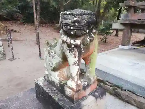 三社神社の狛犬