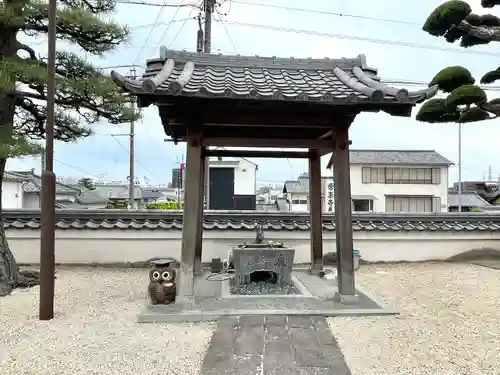 真如院（常楽寺塔頭）の手水舎