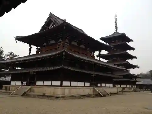 法隆寺の本殿