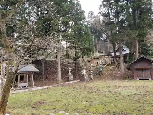 栃上神社のその他建物