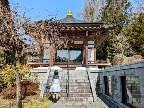 青龍山真福寺の本殿