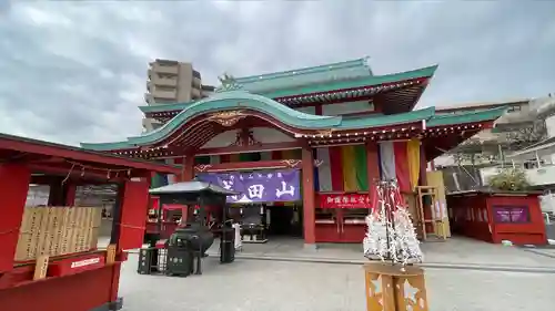 成田山横浜別院延命院の本殿・本堂