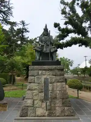 上杉神社の像