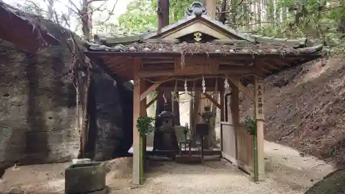 天石立神社の本殿