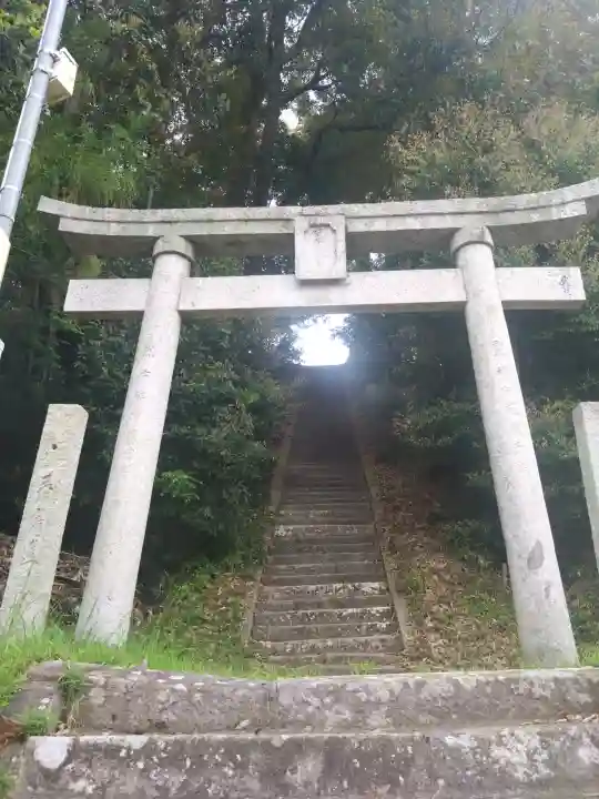 吉備津神社の{uncategorized: "未分類", other: "その他", undefined: "問題あり", building: "その他建物", grave: "お墓", sacred_gate: "鳥居", guardian: "狛犬", statue: "像", buddha: "仏像", history: "歴史", nature: "自然", garden: "庭園", animal: "動物", pagoda: "塔", temizu: "手水舎", mountain_gate: "山門・神門", sanctuary: "本殿・本堂", subordinate: "末社・摂社", art: "芸術", scenery: "景色", jizo: "地蔵", ema: "絵馬", goshuin: "御朱印", omikuji: "おみくじ", items: "授与品その他", amulet: "お守り", goshuincho: "御朱印帳", eats: "食事", festival: "お祭り", votive_dance: "神楽", shichigosan: "七五三参", wedding: "結婚式", experience: "体験その他", initially: "初詣", around: "周辺", anti_infection: "感染症対策"}