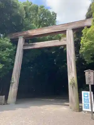 熱田神宮の鳥居