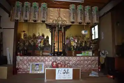 泉蔵院の本殿・本堂