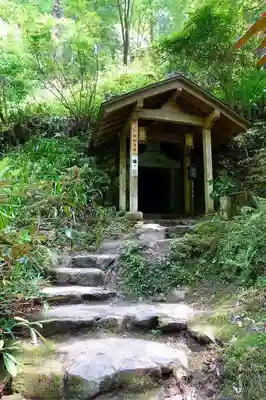 岡寺（龍蓋寺）の末社・摂社