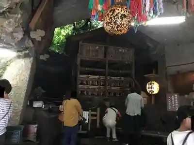 銭洗弁財天宇賀福神社の本殿・本堂
