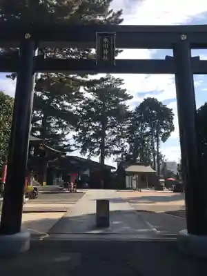 中野沼袋氷川神社の鳥居