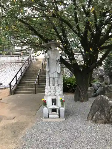 成蓮院圓満寺の像