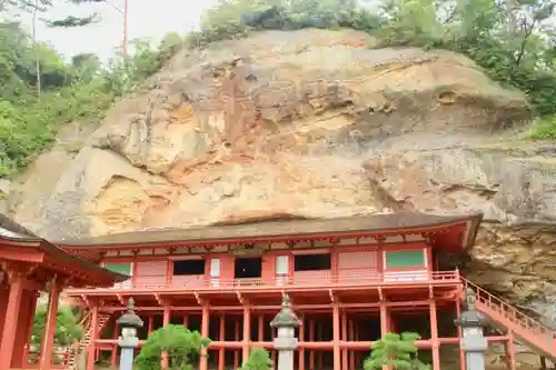 達谷西光寺の本殿・本堂