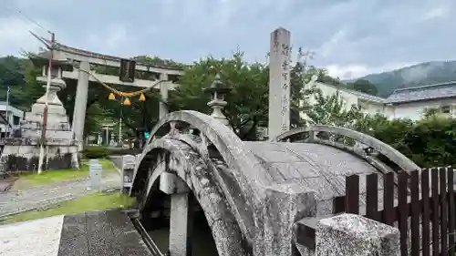 意冨布良神社の建物その他