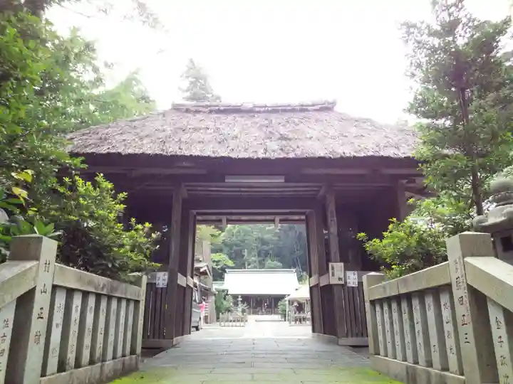 川勾神社の山門・神門