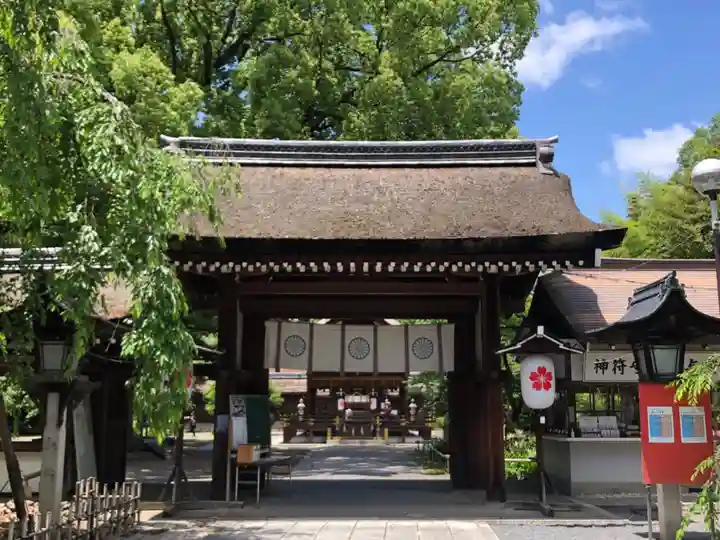 平野神社の山門・神門