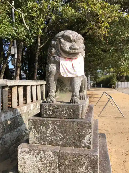 白鳥神社の狛犬