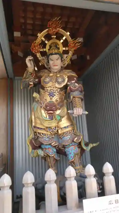 蓮華院誕生寺 本院の像