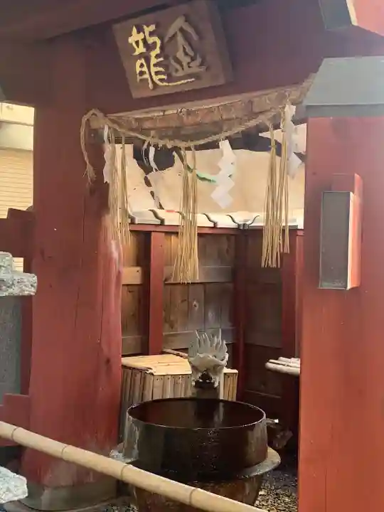 開口神社の手水舎