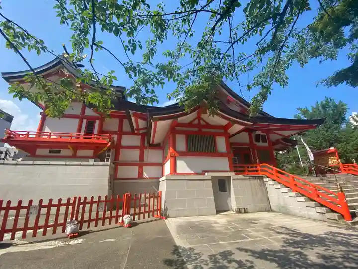花園神社の本殿・本堂