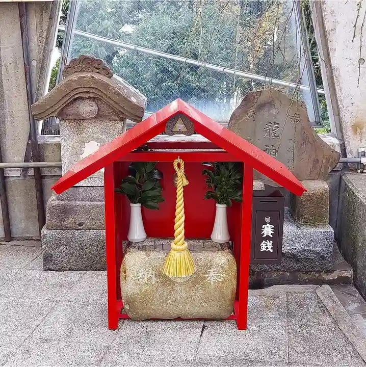 北谷稲荷神社の末社・摂社