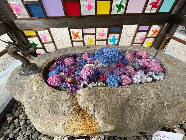 金井神社の手水舎