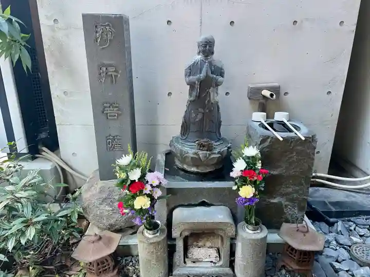 仙行寺の{uncategorized: "未分類", other: "その他", undefined: "問題あり", building: "その他建物", grave: "お墓", sacred_gate: "鳥居", guardian: "狛犬", statue: "像", buddha: "仏像", history: "歴史", nature: "自然", garden: "庭園", animal: "動物", pagoda: "塔", temizu: "手水舎", mountain_gate: "山門・神門", sanctuary: "本殿・本堂", subordinate: "末社・摂社", art: "芸術", scenery: "景色", jizo: "地蔵", ema: "絵馬", goshuin: "御朱印", omikuji: "おみくじ", items: "授与品その他", amulet: "お守り", goshuincho: "御朱印帳", eats: "食事", festival: "お祭り", votive_dance: "神楽", shichigosan: "七五三参", wedding: "結婚式", experience: "体験その他", initially: "初詣", around: "周辺", anti_infection: "感染症対策"}