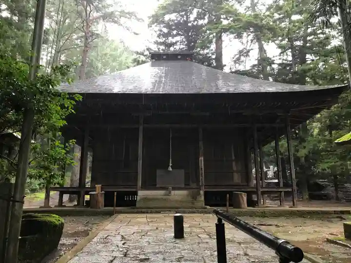 松尾寺の本殿・本堂