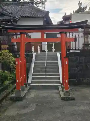 武蔵第六天神社の{uncategorized: "未分類", other: "その他", undefined: "問題あり", building: "その他建物", grave: "お墓", sacred_gate: "鳥居", guardian: "狛犬", statue: "像", buddha: "仏像", history: "歴史", nature: "自然", garden: "庭園", animal: "動物", pagoda: "塔", temizu: "手水舎", mountain_gate: "山門・神門", sanctuary: "本殿・本堂", subordinate: "末社・摂社", art: "芸術", scenery: "景色", jizo: "地蔵", ema: "絵馬", goshuin: "御朱印", omikuji: "おみくじ", items: "授与品その他", amulet: "お守り", goshuincho: "御朱印帳", eats: "食事", festival: "お祭り", votive_dance: "神楽", shichigosan: "七五三参", wedding: "結婚式", experience: "体験その他", initially: "初詣", around: "周辺", anti_infection: "感染症対策"}