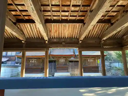 三翁神社の{uncategorized: "未分類", other: "その他", undefined: "問題あり", building: "その他建物", grave: "お墓", sacred_gate: "鳥居", guardian: "狛犬", statue: "像", buddha: "仏像", history: "歴史", nature: "自然", garden: "庭園", animal: "動物", pagoda: "塔", temizu: "手水舎", mountain_gate: "山門・神門", sanctuary: "本殿・本堂", subordinate: "末社・摂社", art: "芸術", scenery: "景色", jizo: "地蔵", ema: "絵馬", goshuin: "御朱印", omikuji: "おみくじ", items: "授与品その他", amulet: "お守り", goshuincho: "御朱印帳", eats: "食事", festival: "お祭り", votive_dance: "神楽", shichigosan: "七五三参", wedding: "結婚式", experience: "体験その他", initially: "初詣", around: "周辺", anti_infection: "感染症対策"}