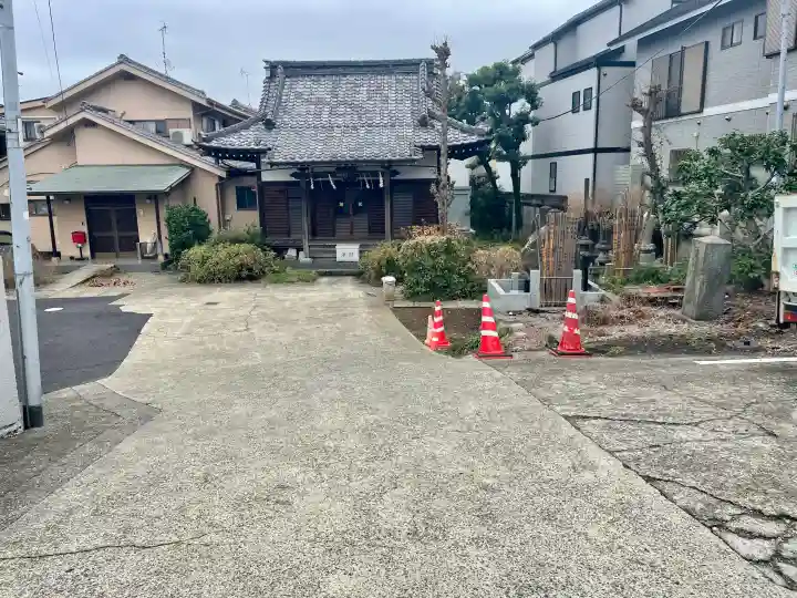 常立寺の{uncategorized: "未分類", other: "その他", undefined: "問題あり", building: "その他建物", grave: "お墓", sacred_gate: "鳥居", guardian: "狛犬", statue: "像", buddha: "仏像", history: "歴史", nature: "自然", garden: "庭園", animal: "動物", pagoda: "塔", temizu: "手水舎", mountain_gate: "山門・神門", sanctuary: "本殿・本堂", subordinate: "末社・摂社", art: "芸術", scenery: "景色", jizo: "地蔵", ema: "絵馬", goshuin: "御朱印", omikuji: "おみくじ", items: "授与品その他", amulet: "お守り", goshuincho: "御朱印帳", eats: "食事", festival: "お祭り", votive_dance: "神楽", shichigosan: "七五三参", wedding: "結婚式", experience: "体験その他", initially: "初詣", around: "周辺", anti_infection: "感染症対策"}