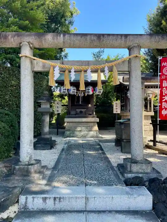 中野沼袋氷川神社の{uncategorized: "未分類", other: "その他", undefined: "問題あり", building: "その他建物", grave: "お墓", sacred_gate: "鳥居", guardian: "狛犬", statue: "像", buddha: "仏像", history: "歴史", nature: "自然", garden: "庭園", animal: "動物", pagoda: "塔", temizu: "手水舎", mountain_gate: "山門・神門", sanctuary: "本殿・本堂", subordinate: "末社・摂社", art: "芸術", scenery: "景色", jizo: "地蔵", ema: "絵馬", goshuin: "御朱印", omikuji: "おみくじ", items: "授与品その他", amulet: "お守り", goshuincho: "御朱印帳", eats: "食事", festival: "お祭り", votive_dance: "神楽", shichigosan: "七五三参", wedding: "結婚式", experience: "体験その他", initially: "初詣", around: "周辺", anti_infection: "感染症対策"}