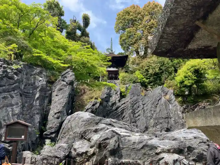石山寺の{uncategorized: "未分類", other: "その他", undefined: "問題あり", building: "その他建物", grave: "お墓", sacred_gate: "鳥居", guardian: "狛犬", statue: "像", buddha: "仏像", history: "歴史", nature: "自然", garden: "庭園", animal: "動物", pagoda: "塔", temizu: "手水舎", mountain_gate: "山門・神門", sanctuary: "本殿・本堂", subordinate: "末社・摂社", art: "芸術", scenery: "景色", jizo: "地蔵", ema: "絵馬", goshuin: "御朱印", omikuji: "おみくじ", items: "授与品その他", amulet: "お守り", goshuincho: "御朱印帳", eats: "食事", festival: "お祭り", votive_dance: "神楽", shichigosan: "七五三参", wedding: "結婚式", experience: "体験その他", initially: "初詣", around: "周辺", anti_infection: "感染症対策"}