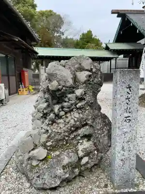 御裳神社の{uncategorized: "未分類", other: "その他", undefined: "問題あり", building: "その他建物", grave: "お墓", sacred_gate: "鳥居", guardian: "狛犬", statue: "像", buddha: "仏像", history: "歴史", nature: "自然", garden: "庭園", animal: "動物", pagoda: "塔", temizu: "手水舎", mountain_gate: "山門・神門", sanctuary: "本殿・本堂", subordinate: "末社・摂社", art: "芸術", scenery: "景色", jizo: "地蔵", ema: "絵馬", goshuin: "御朱印", omikuji: "おみくじ", items: "授与品その他", amulet: "お守り", goshuincho: "御朱印帳", eats: "食事", festival: "お祭り", votive_dance: "神楽", shichigosan: "七五三参", wedding: "結婚式", experience: "体験その他", initially: "初詣", around: "周辺", anti_infection: "感染症対策"}