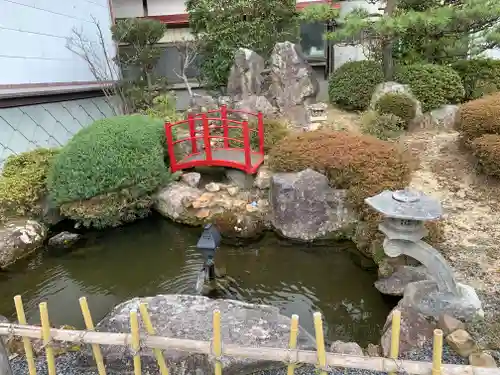 大鏑神社の庭園