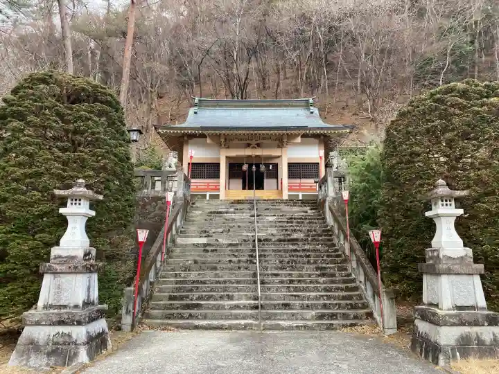 藤原町護国神社の{uncategorized: "未分類", other: "その他", undefined: "問題あり", building: "その他建物", grave: "お墓", sacred_gate: "鳥居", guardian: "狛犬", statue: "像", buddha: "仏像", history: "歴史", nature: "自然", garden: "庭園", animal: "動物", pagoda: "塔", temizu: "手水舎", mountain_gate: "山門・神門", sanctuary: "本殿・本堂", subordinate: "末社・摂社", art: "芸術", scenery: "景色", jizo: "地蔵", ema: "絵馬", goshuin: "御朱印", omikuji: "おみくじ", items: "授与品その他", amulet: "お守り", goshuincho: "御朱印帳", eats: "食事", festival: "お祭り", votive_dance: "神楽", shichigosan: "七五三参", wedding: "結婚式", experience: "体験その他", initially: "初詣", around: "周辺", anti_infection: "感染症対策"}