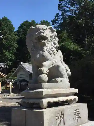 伊奈冨神社の狛犬