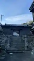 本誓寺の{uncategorized: "未分類", other: "その他", undefined: "問題あり", building: "その他建物", grave: "お墓", sacred_gate: "鳥居", guardian: "狛犬", statue: "像", buddha: "仏像", history: "歴史", nature: "自然", garden: "庭園", animal: "動物", pagoda: "塔", temizu: "手水舎", mountain_gate: "山門・神門", sanctuary: "本殿・本堂", subordinate: "末社・摂社", art: "芸術", scenery: "景色", jizo: "地蔵", ema: "絵馬", goshuin: "御朱印", omikuji: "おみくじ", items: "授与品その他", amulet: "お守り", goshuincho: "御朱印帳", eats: "食事", festival: "お祭り", votive_dance: "神楽", shichigosan: "七五三参", wedding: "結婚式", experience: "体験その他", initially: "初詣", around: "周辺", anti_infection: "感染症対策"}