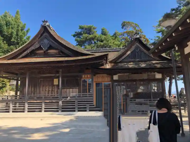 白鬚神社の本殿・本堂