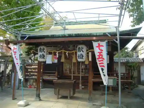 河堀稲生神社の本殿